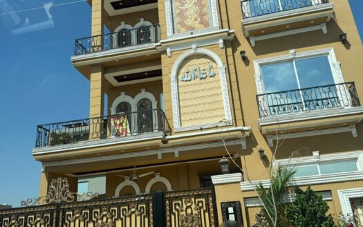 10 𝐌𝐚𝐫𝐥𝐚 𝗟𝘂𝘅𝘂𝗿𝗶𝗼𝘂𝘀 𝐒𝐩𝐚𝐧𝐢𝐬𝐡 𝗛𝗼𝘂𝘀𝗲 𝐂𝐞𝐧𝐭𝐫𝐚𝐥 𝐏𝐚𝐫𝐤 𝐇𝐨𝐮𝐬𝐢𝐧𝐠 𝐋𝐚𝐡𝐨𝐫𝐞.