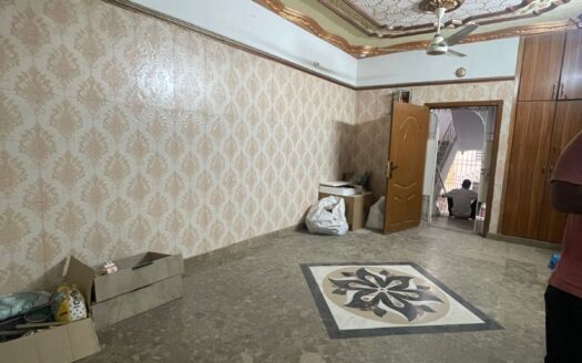 🏠 Well-Maintained 3-Bed Apartment for Sale – Nazimabad Block 5-E